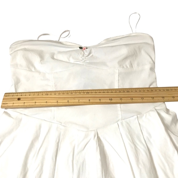 Women’s White Strapless Mini Dress/Pleated Skirt Summer Party Outfit New - Picture 7 of 12
